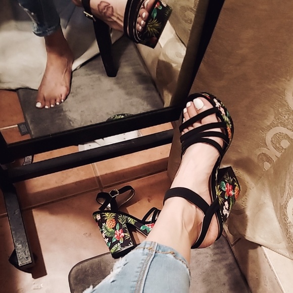 Last 6 PLATFORM PEEP TOE SANDALBLACK NUBUCK PU - Picture 5 of 6